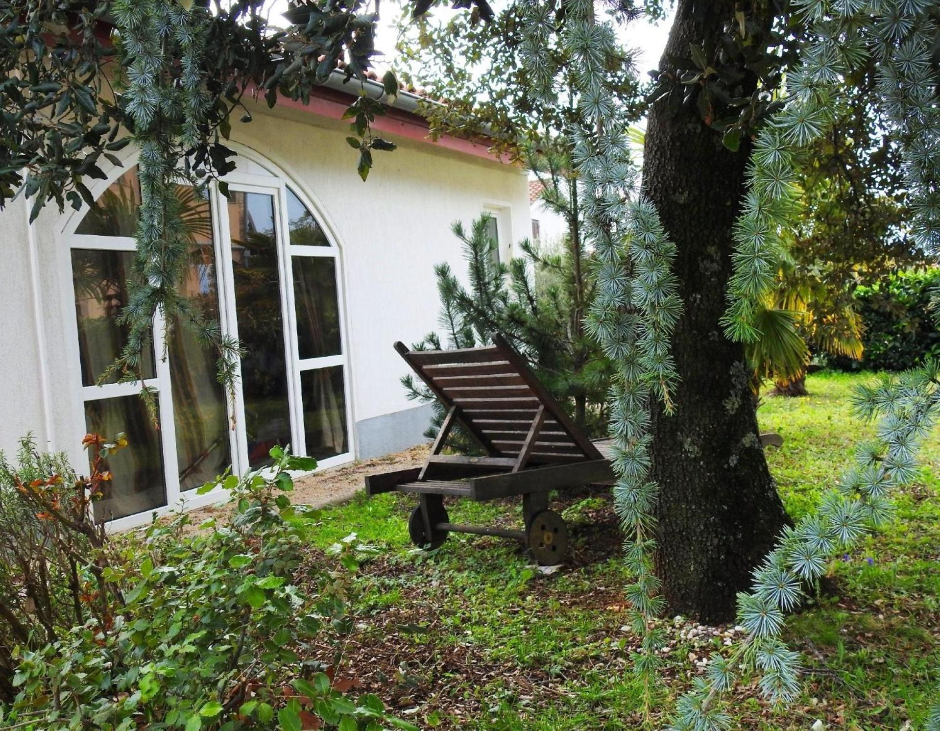Gemuetliches In Mit Grosser Terrasse